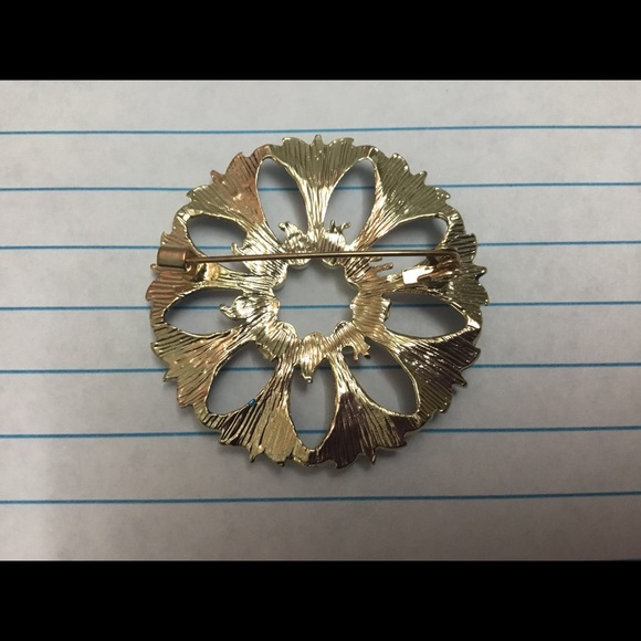 Pearl Red and Blue Flower Brooch Pin - Picture 5 of 7